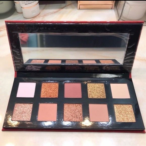 MAC x Rosalía ~ ‘AUIE CUTURE STARRING ROSALÍA’ Eyeshadow Palette ~ RARE HTF NIB - Picture 2 of 16